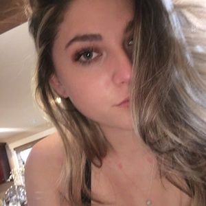 Meet your Posher, Ella